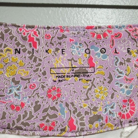 Nike Golf Women's Pink Paisley Bermuda Shorts Athletic Sports Pockets Size 4 - Picture 7 of 15